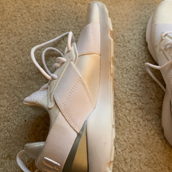 Shoes - Picture 2 of 7